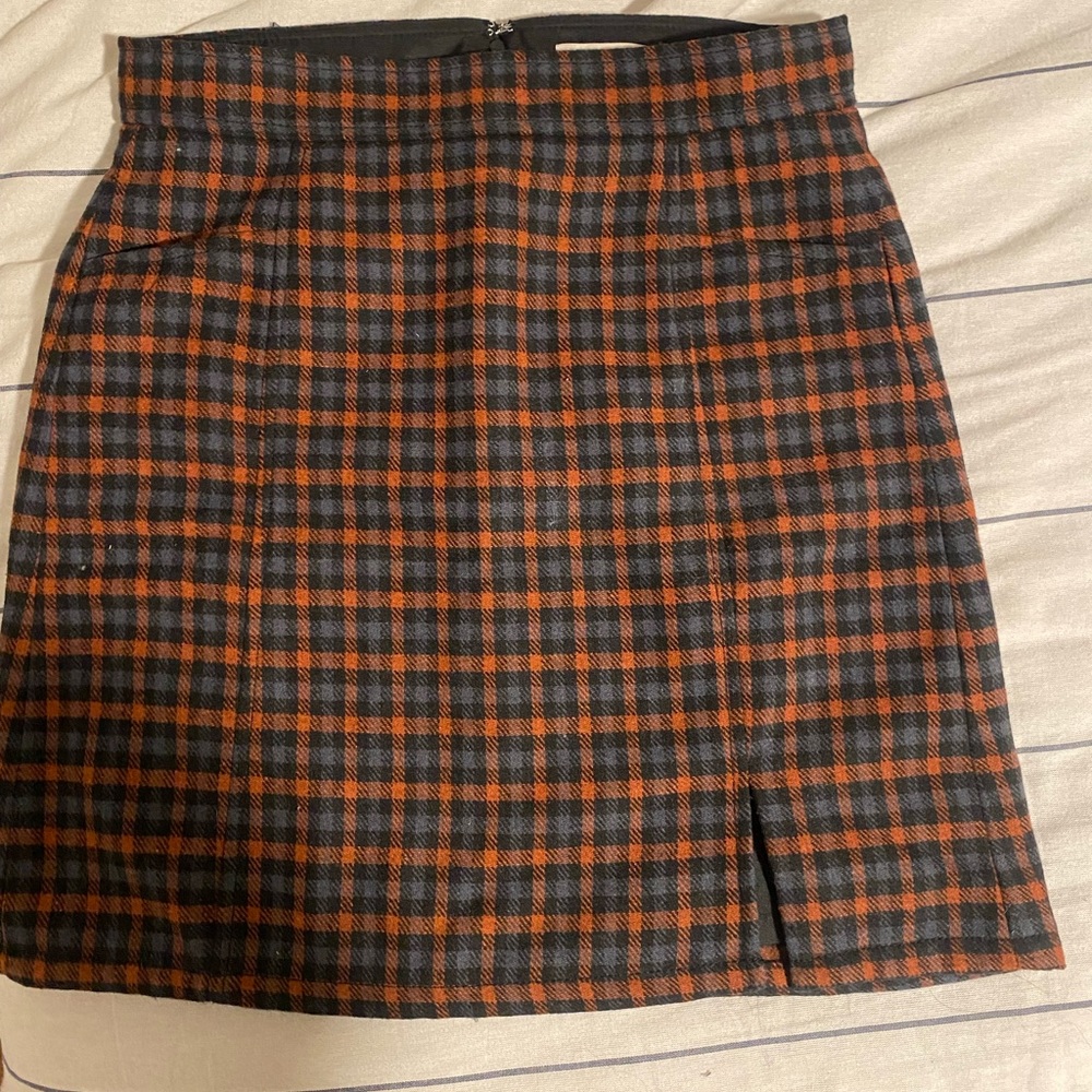 LOFT- Plaid mini skirt with front slit